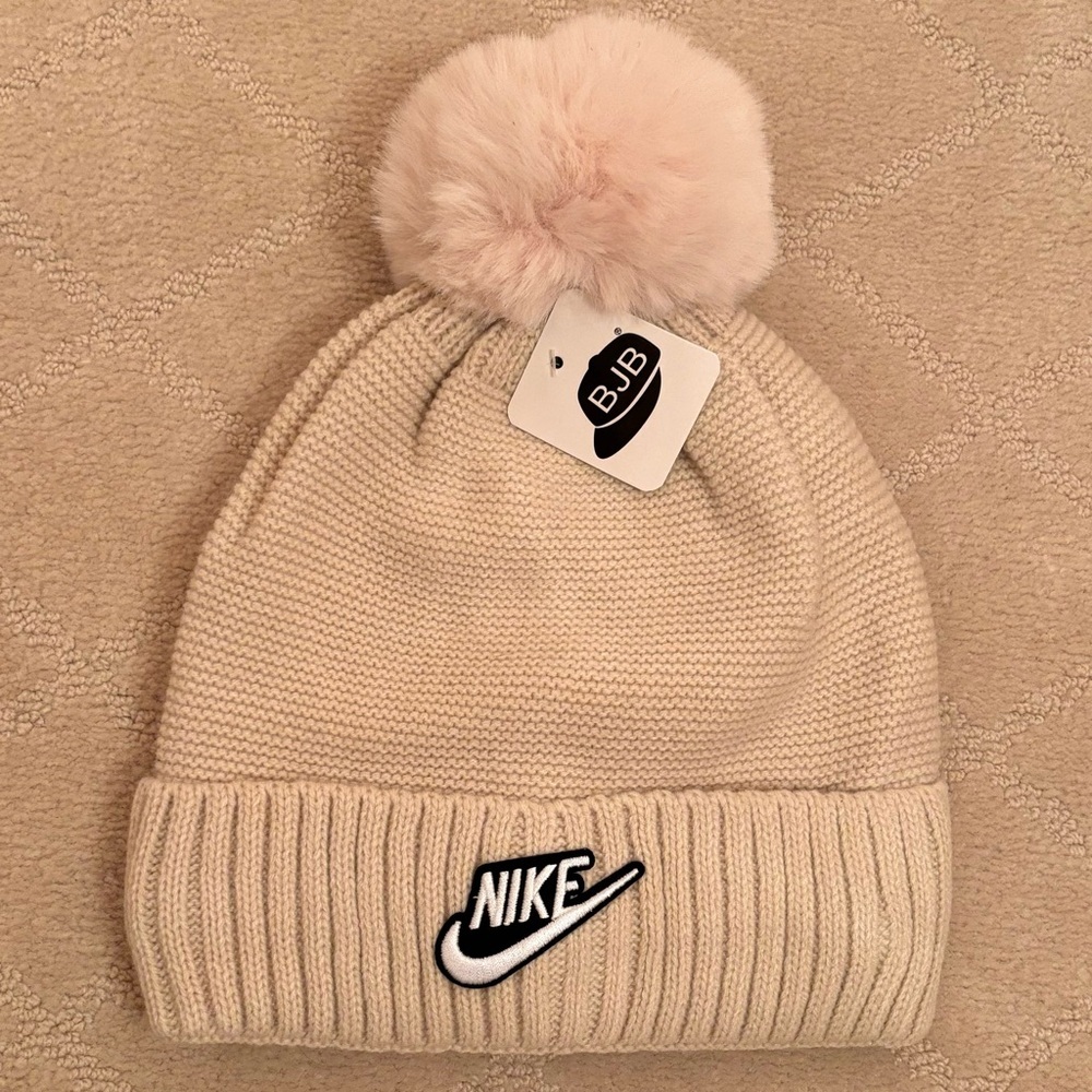 NWT Nike Blush Pink Cable Knit Fleece Lined Pom Pom Beanie